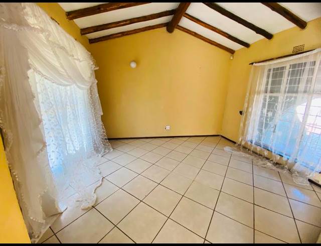 3 BEDROOM PROPERTY TO RENT IN BIRCHLEIGH NORTH